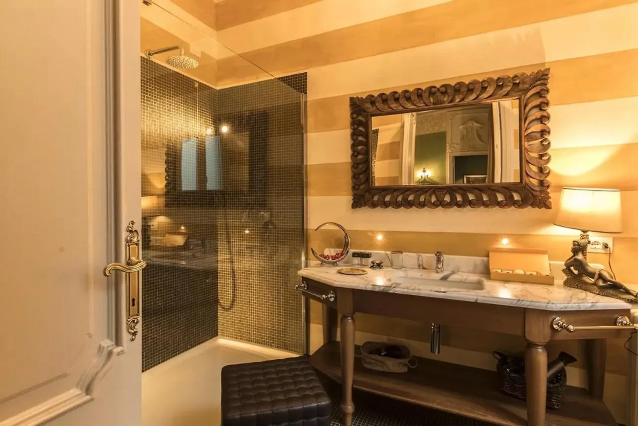 Italianway - Borgonuovo 12 Apartment Milan